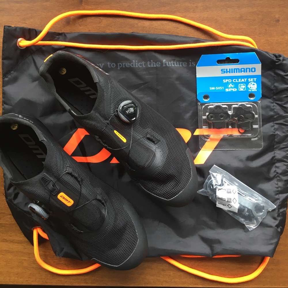 DMT clip biking shoes